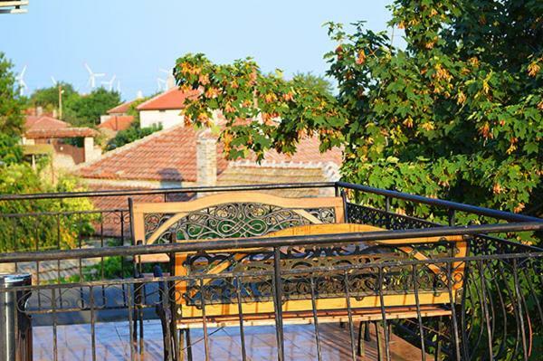 Къща За Гости "Черната Роза" Bŭlgarevo Eksteriør bilde